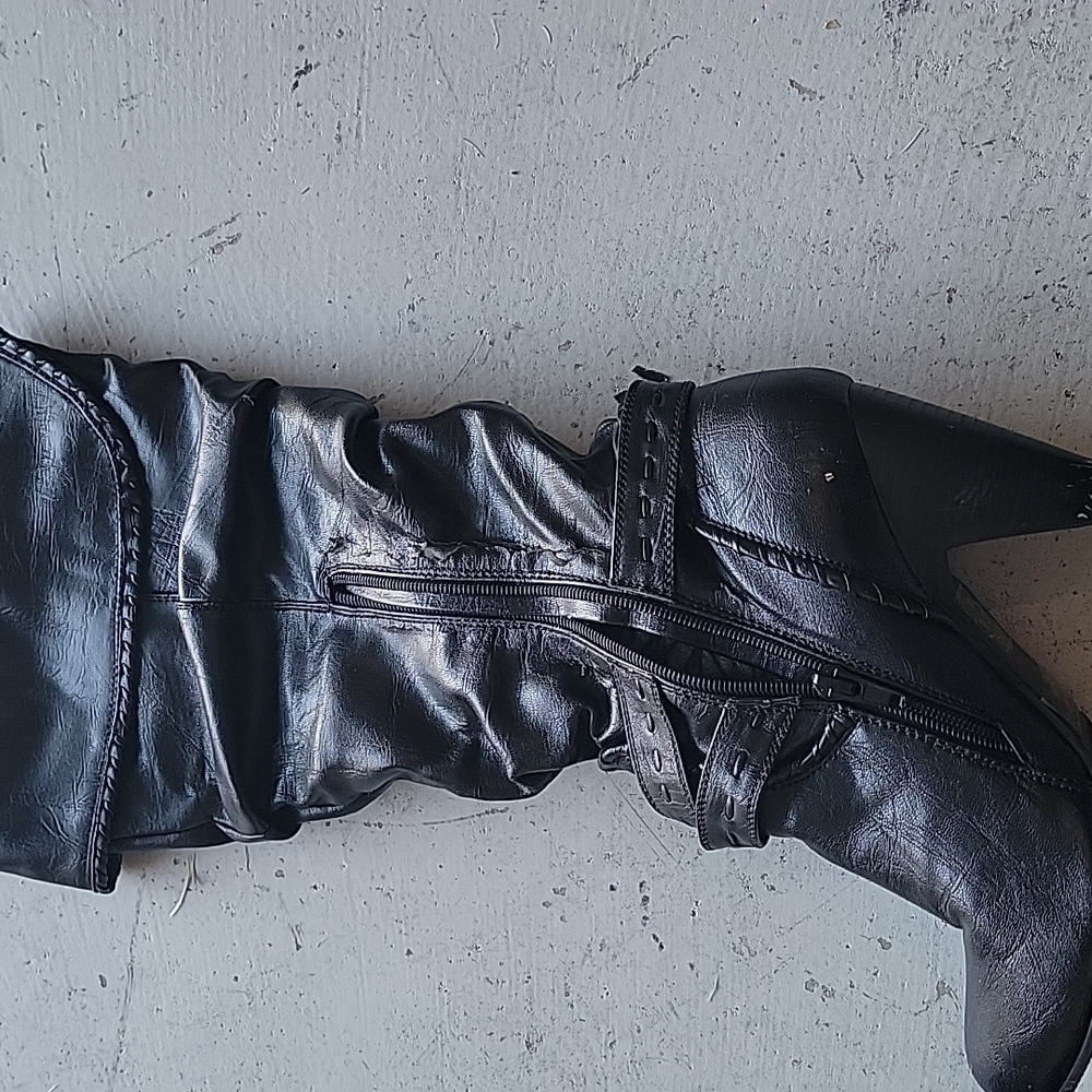 Bkack Boots - image 3